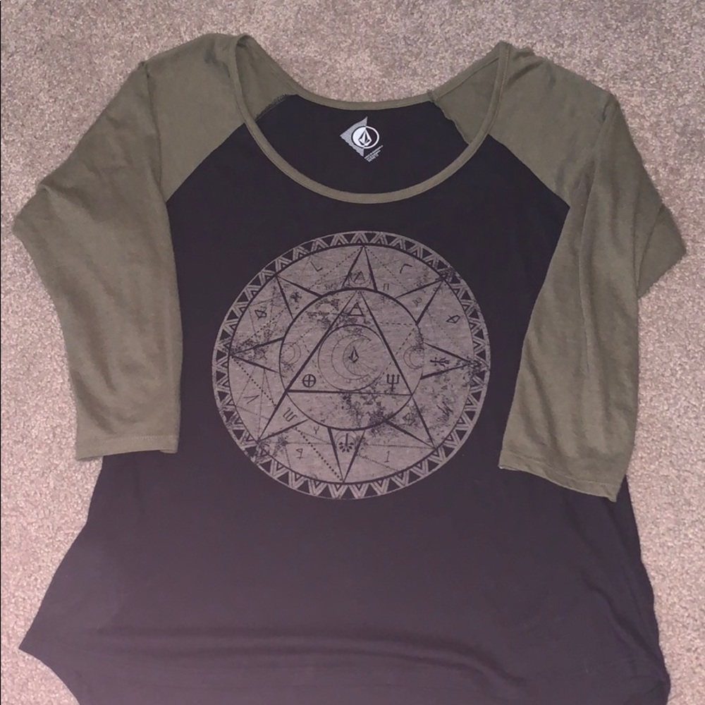 Graphic tee